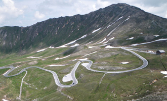 Gro&szlig;glockner_switchbacks